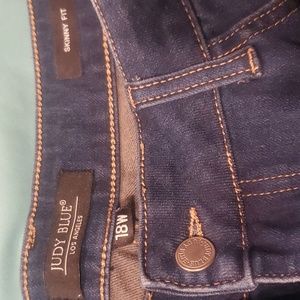 Judy blue soft lined jeans to keep you warm!